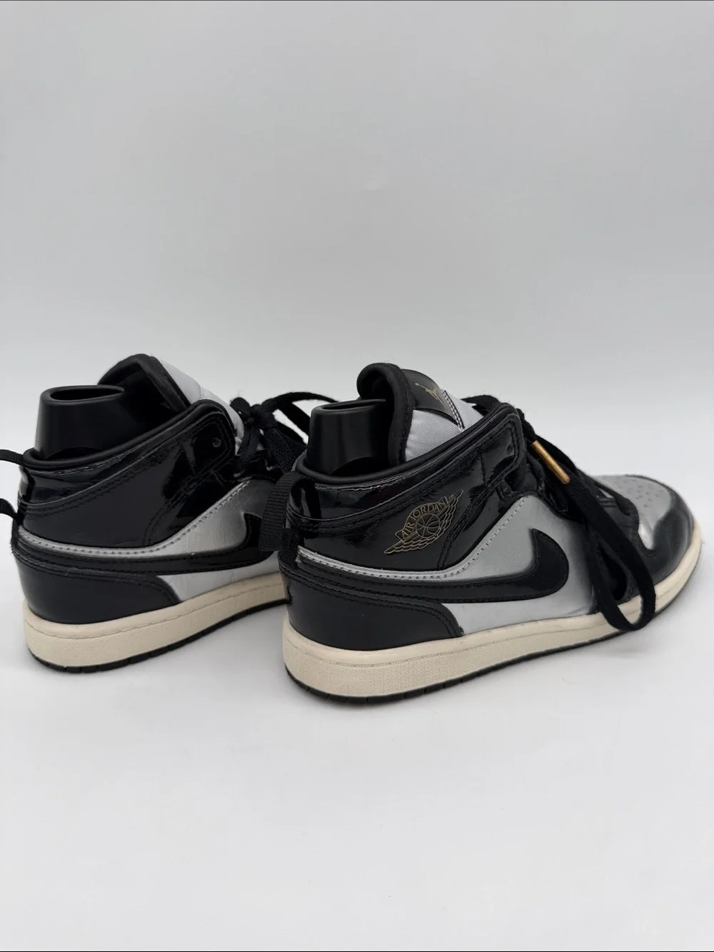 Nike Air Jordan 1 Mid SE GS AJ1 Black Metallic Silver Youth Size 2.5 FZ3937-001